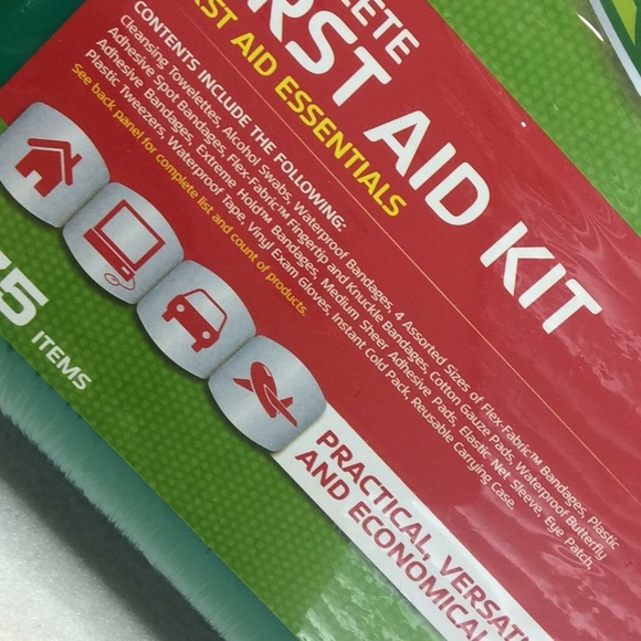 FINAL SALE PRICE Curad Complete 175 Piece Travel First Aid Kit - Picture 2 of 7